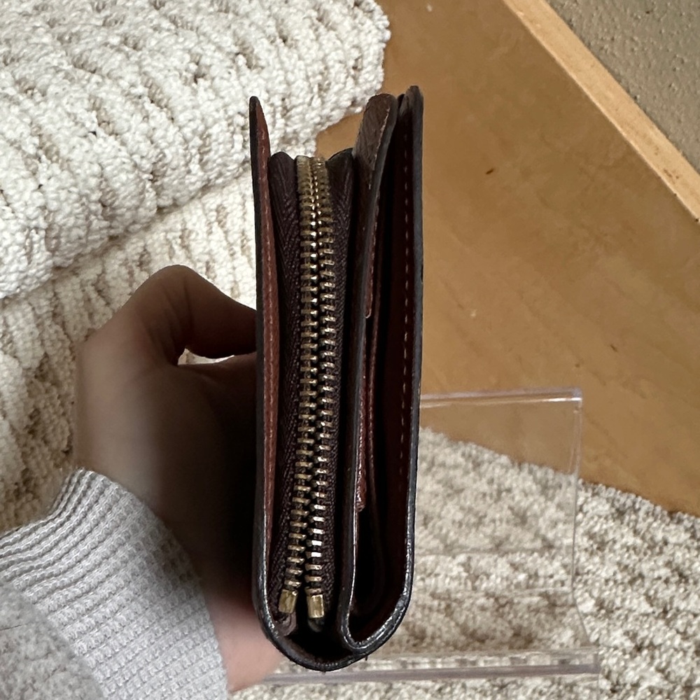 Vintage Louis Vuitton Bifold Wallet - Picture 5 of 16